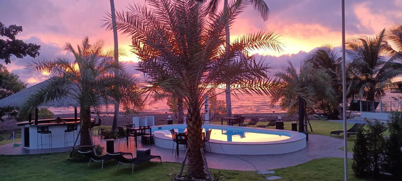 Ganze Villa Beachfront-Pool-Villa-Apartment チャン島 エクステリア 写真
