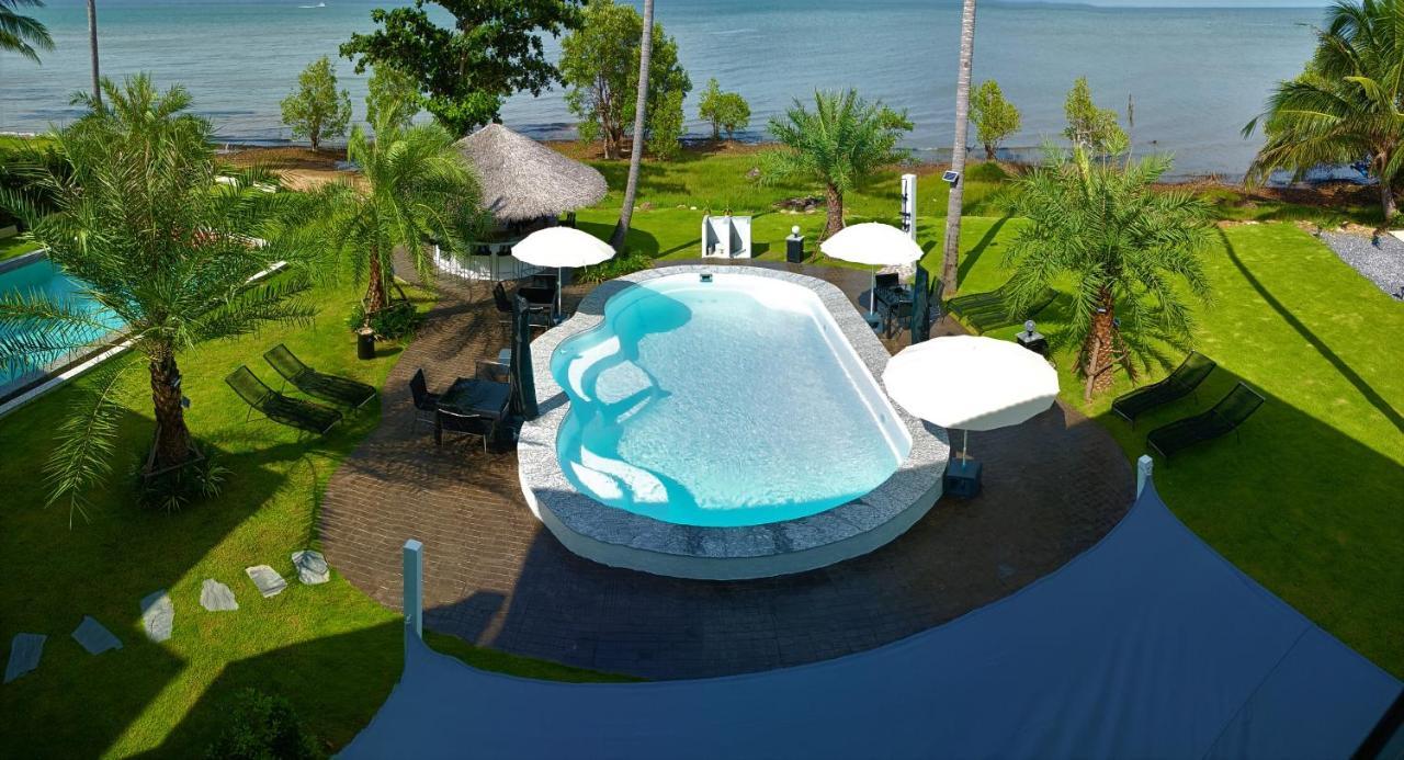 Ganze Villa Beachfront-Pool-Villa-Apartment チャン島 エクステリア 写真