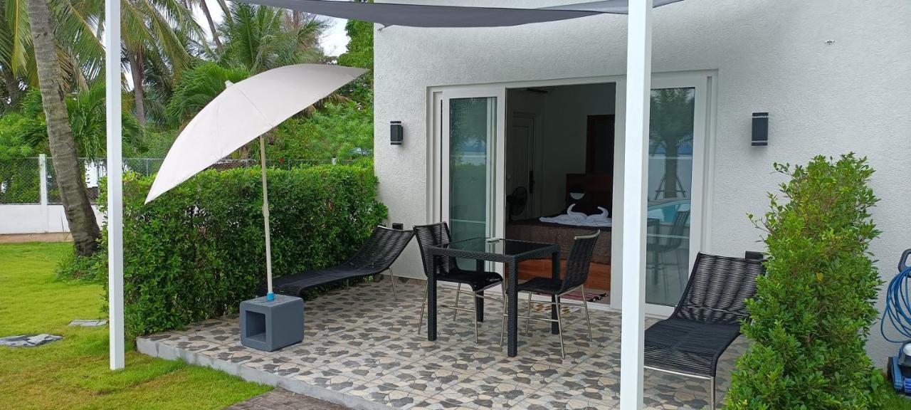 Ganze Villa Beachfront-Pool-Villa-Apartment チャン島 エクステリア 写真