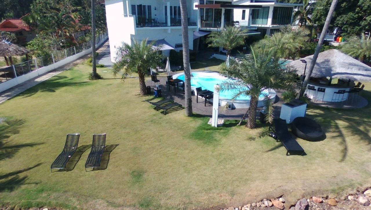 Ganze Villa Beachfront-Pool-Villa-Apartment チャン島 エクステリア 写真