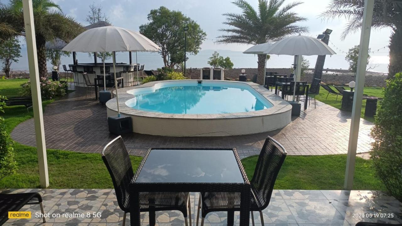 Ganze Villa Beachfront-Pool-Villa-Apartment チャン島 エクステリア 写真