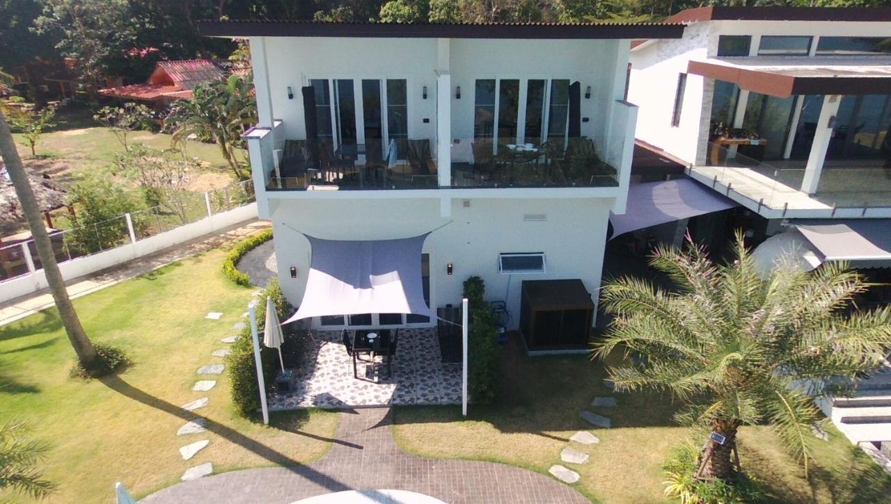 Ganze Villa Beachfront-Pool-Villa-Apartment チャン島 エクステリア 写真